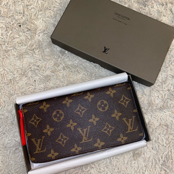 Brand new Louis Vuitton wallet - Picture 2 of 8